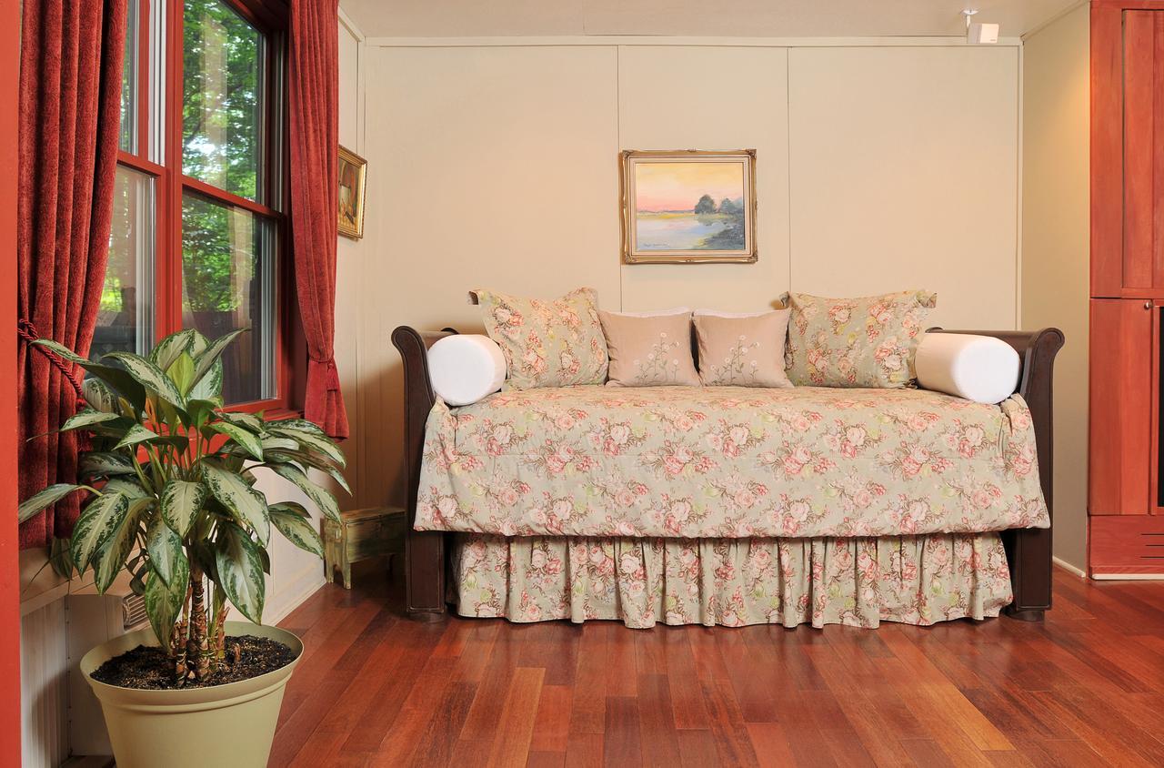 كاناندياجو 1795 Acorn Inn Bed And Breakfast المظهر الخارجي الصورة